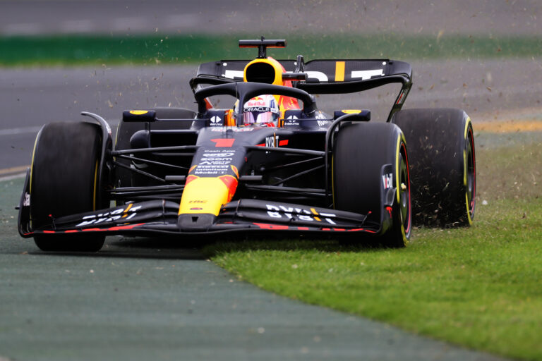 Max Verstappen Red Bull kicsúszás