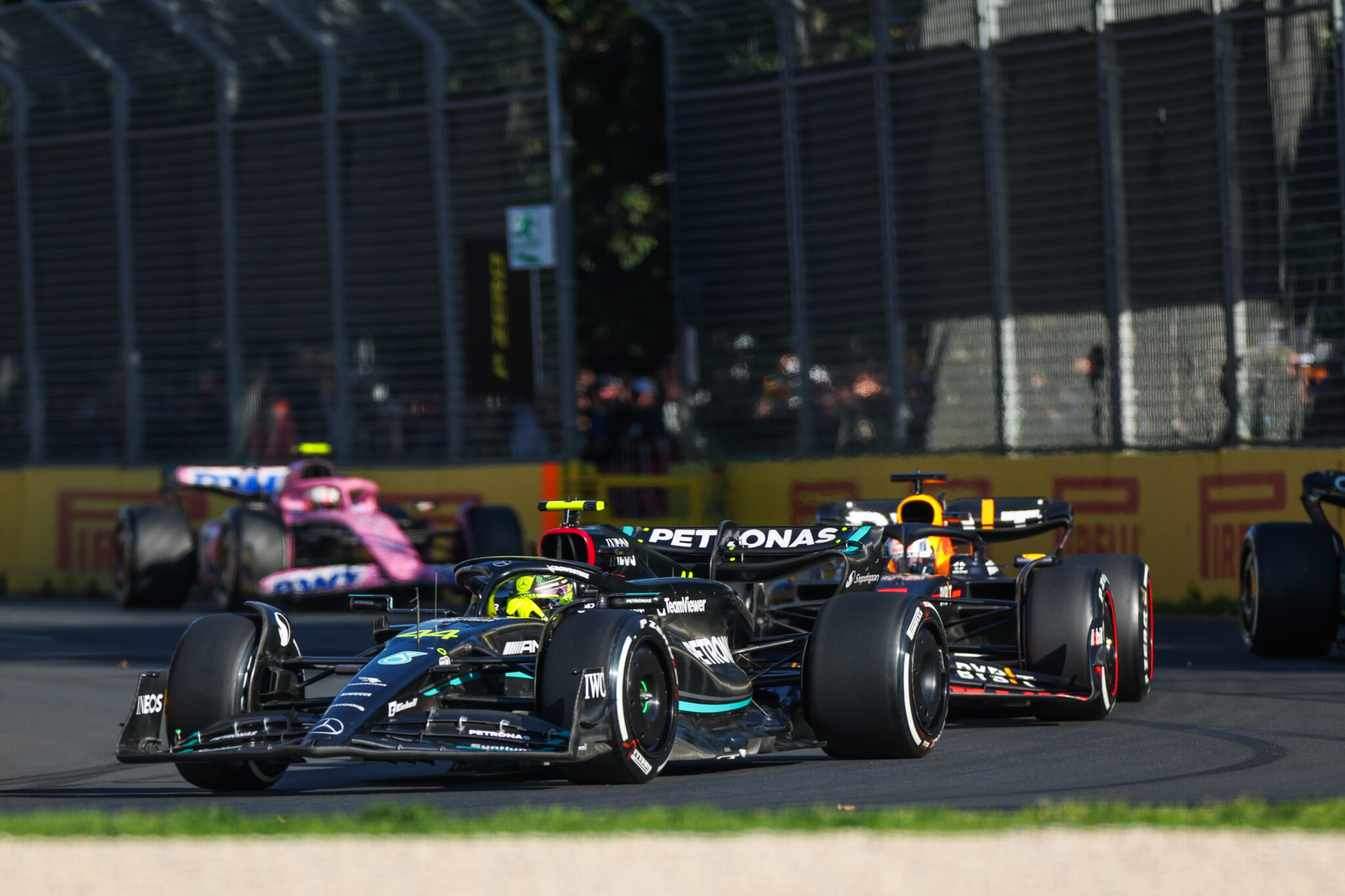 Forma-1, Lewis Hamilton, Mercedes, Max Verstappen, Red Bull, Pierre Gasly, Alpine, Ausztrál Nagydíj 2023, futam