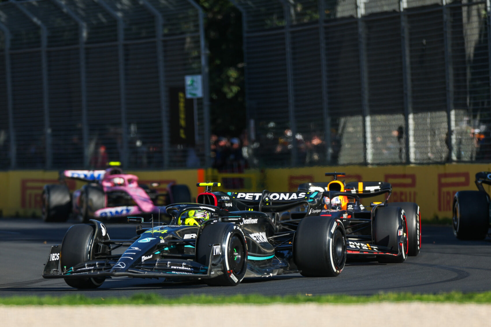 Forma-1, Lewis Hamilton, Mercedes, Max Verstappen, Red Bull, Pierre Gasly, Alpine, Ausztrál Nagydíj 2023, futam