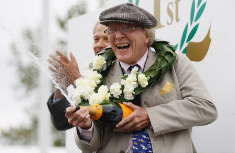 Tudja, honnan ered az autóversenyek híres pezsgőlocsolása?