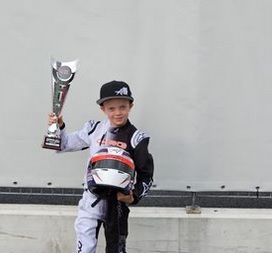 Édesapja sikereit is megcsodálhatta Räikkönen fia a Ferrari múzeumában