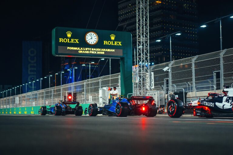 bokszutca piros lámpa Williams