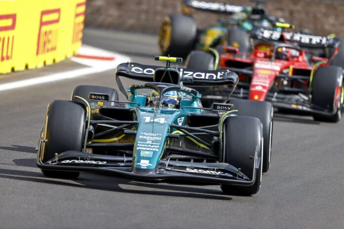 Fernando Alonso, Aston Martin, Carlos Sainz, Ferrari