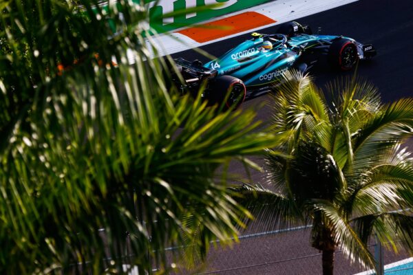 Fernando Alonso, Aston Martin