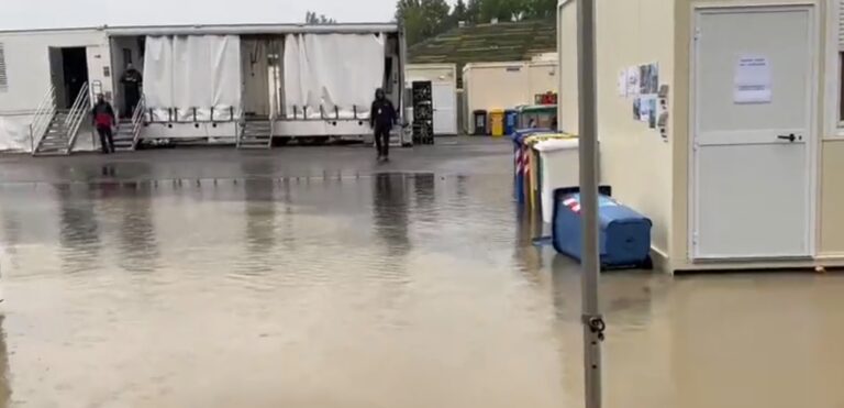 Ilyen szörnyű a helyzet az esővel sújtott imolai pályán – képek