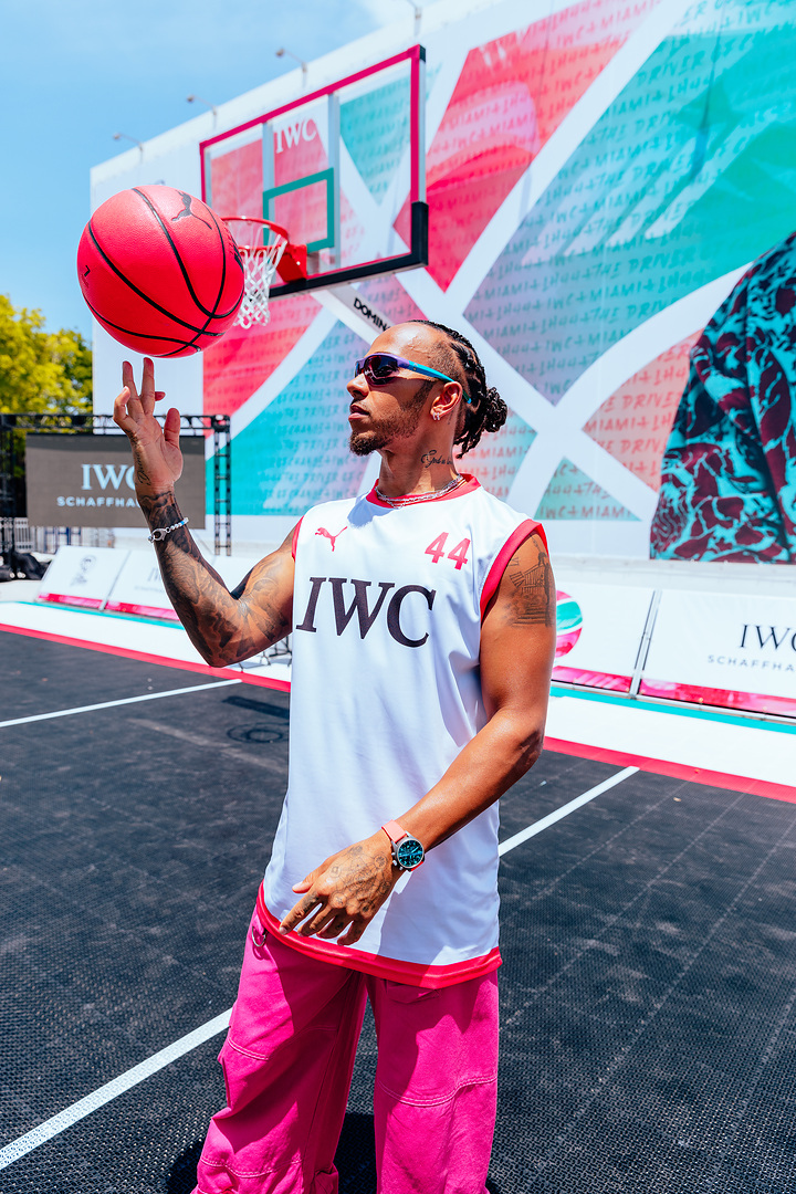 Hamilton kosarazással, mások amerikaifocival hangolódtak a Miami Nagydíjra – galéria