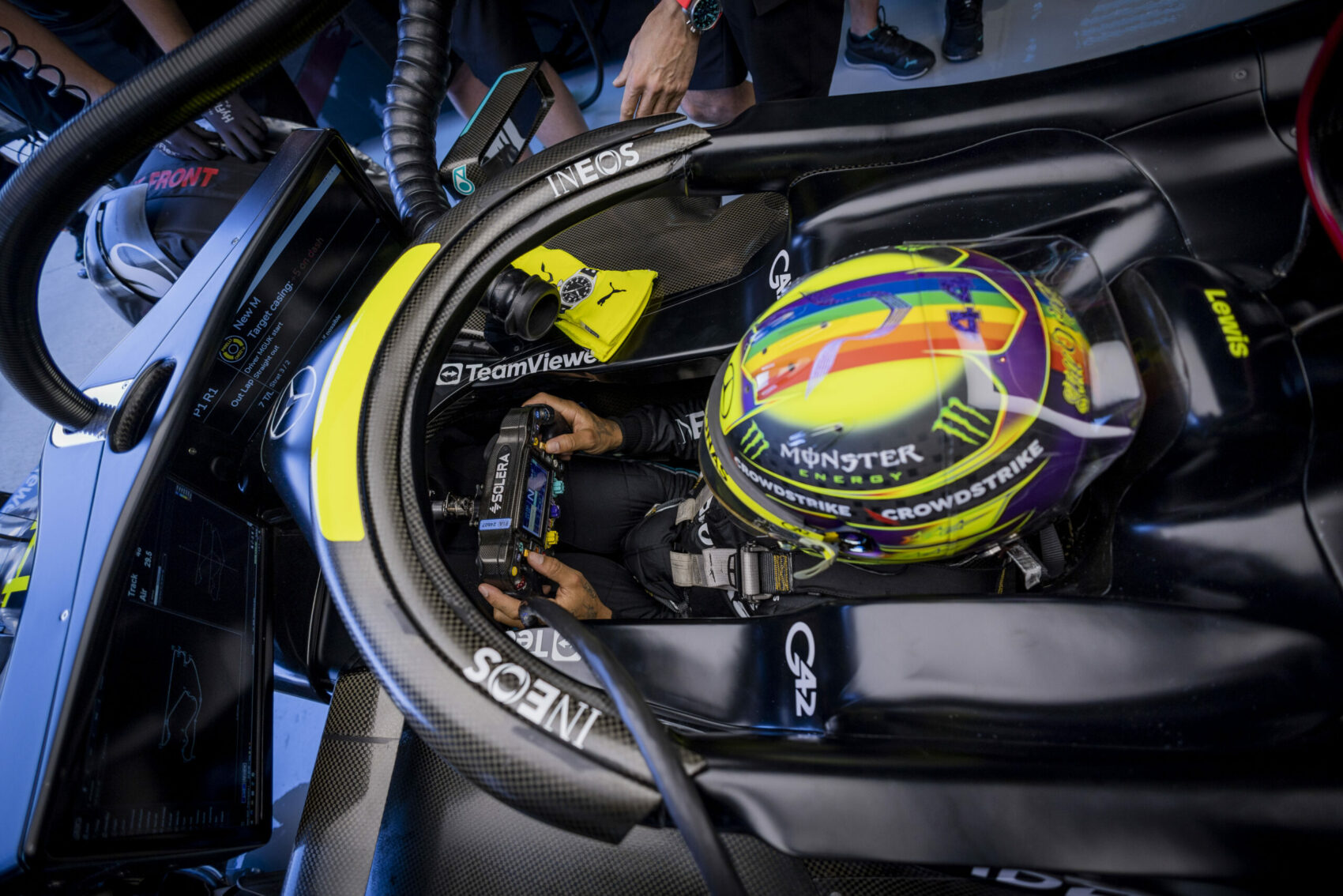 A legendás csapatfőnök ezt tanácsolja Hamiltonnak