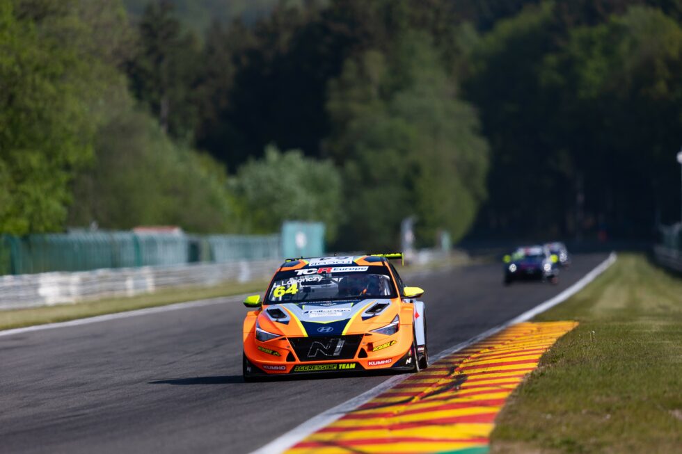 Az egyik leghíresebb versenypályán mutatkozott be Losonczy Levente a TCR Europe-ban