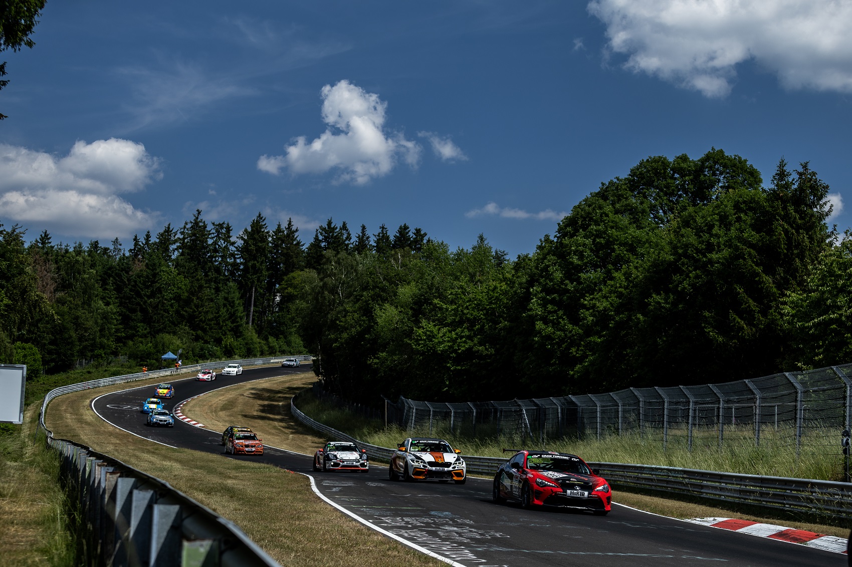 Kategóriagyőzelemmel tért vissza a „Zöld Pokolba” a magyar versenyzőpáros