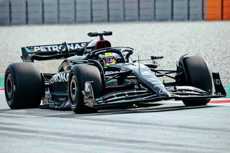 Mick Schumacher először vezethetett F1-es autót az idei évben (videók, képek)