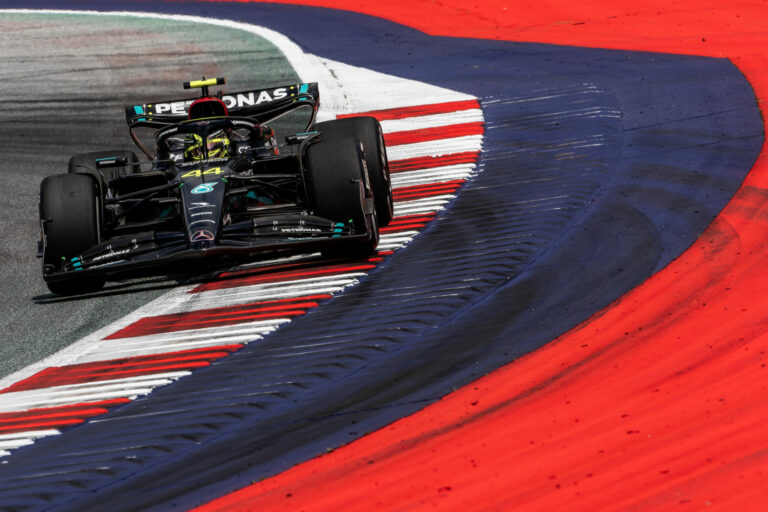 Forma-1, Lewis Hamilton, Mercedes, Osztrák Nagydíj 2023, péntek