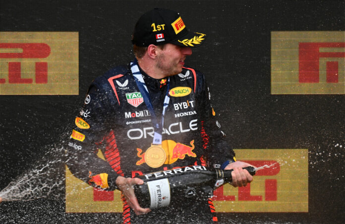 Max Verstappen pezsgő F1
