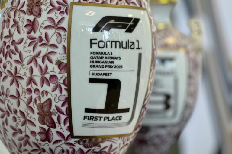 A Magyar Nagydíj trófeáit gyártó Herendi Porcelánnak sem mindegy, ki nyeri a futamot