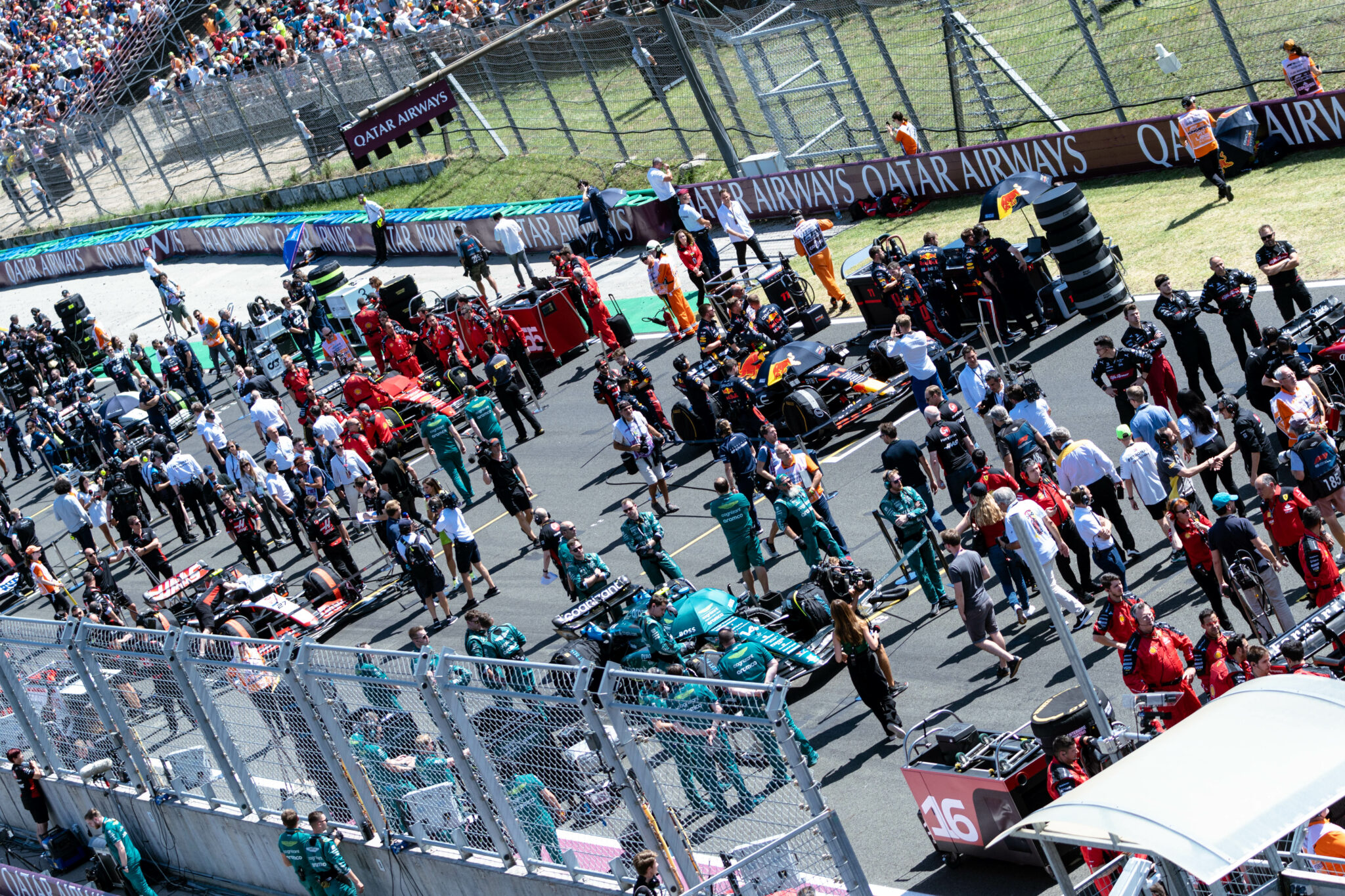 Forma-1, Fernando Alonso, Aston Martin, Sergio Pérez, Red Bull, Nico Hülkenberg, Haas, Carlos Sainz, Ferrari, Daniel Ricciardo, AlphaTauri, Magyar Nagydíj 2023, futam