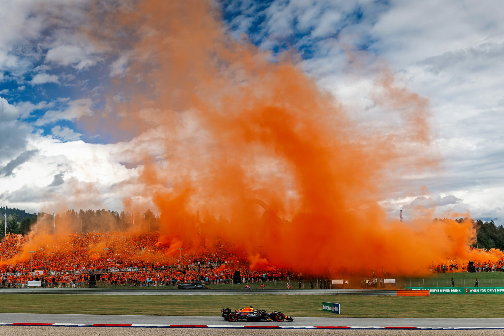 Verstappen hengerelt, narancssárgába borult a Red Bull Ring – galéria