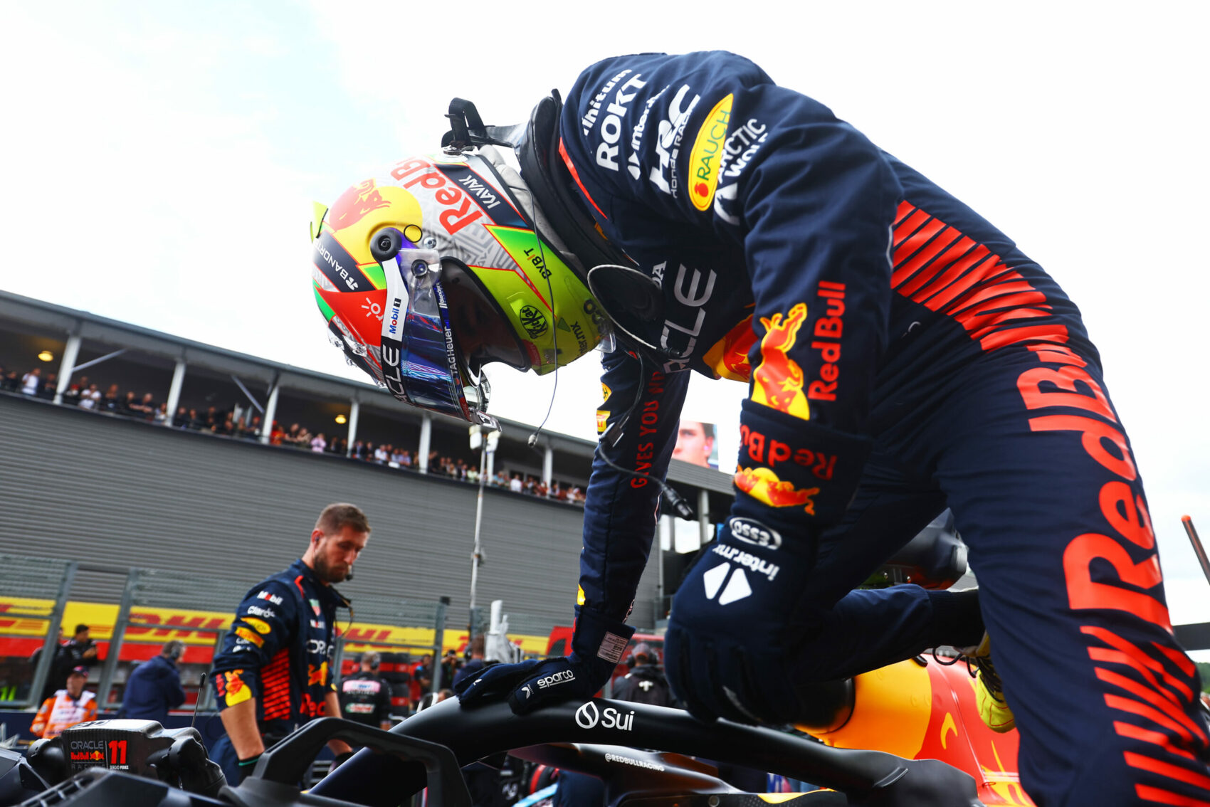 Büntetést kapott a Red Bull, míg Pérez a kicsúszás ellenére is tud örülni