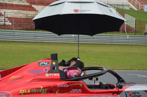 Michl Oliver, Gender Racing Team