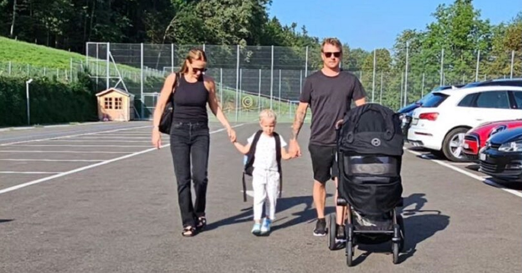 Elképesztően cuki, ahogy Räikkönenék iskolába kísérik lányukat