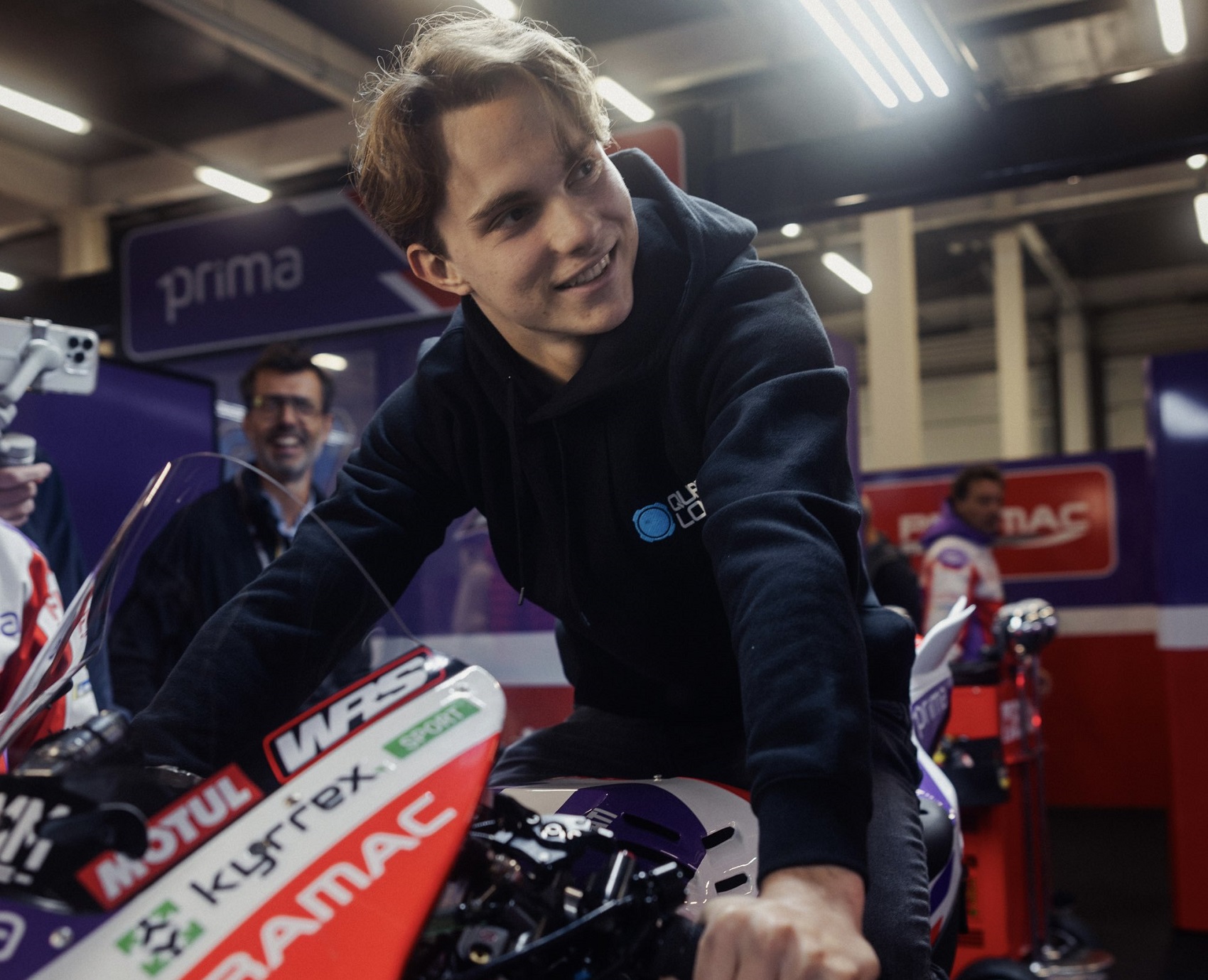 Motorra pattant Piastri, „bajba is került” miatta