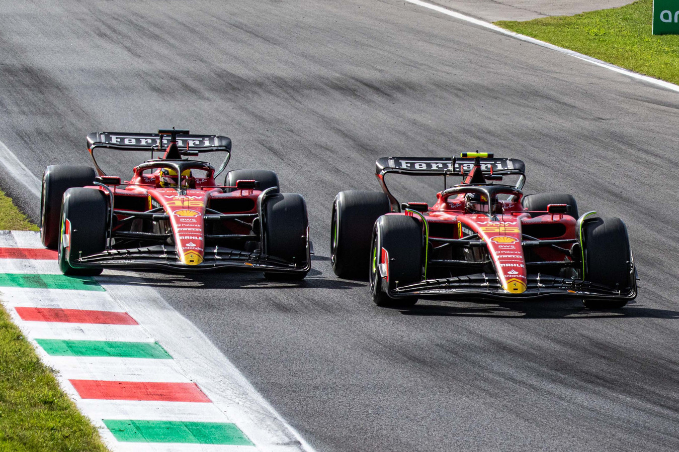 Ferrari, Leclerc, Sainz