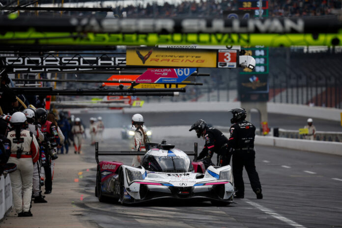 #60: Meyer Shank Racing W/Curb-Agajanian, Acura ARX-06, GTP: Colin Braun, Tom Blomqvist, IMSA
