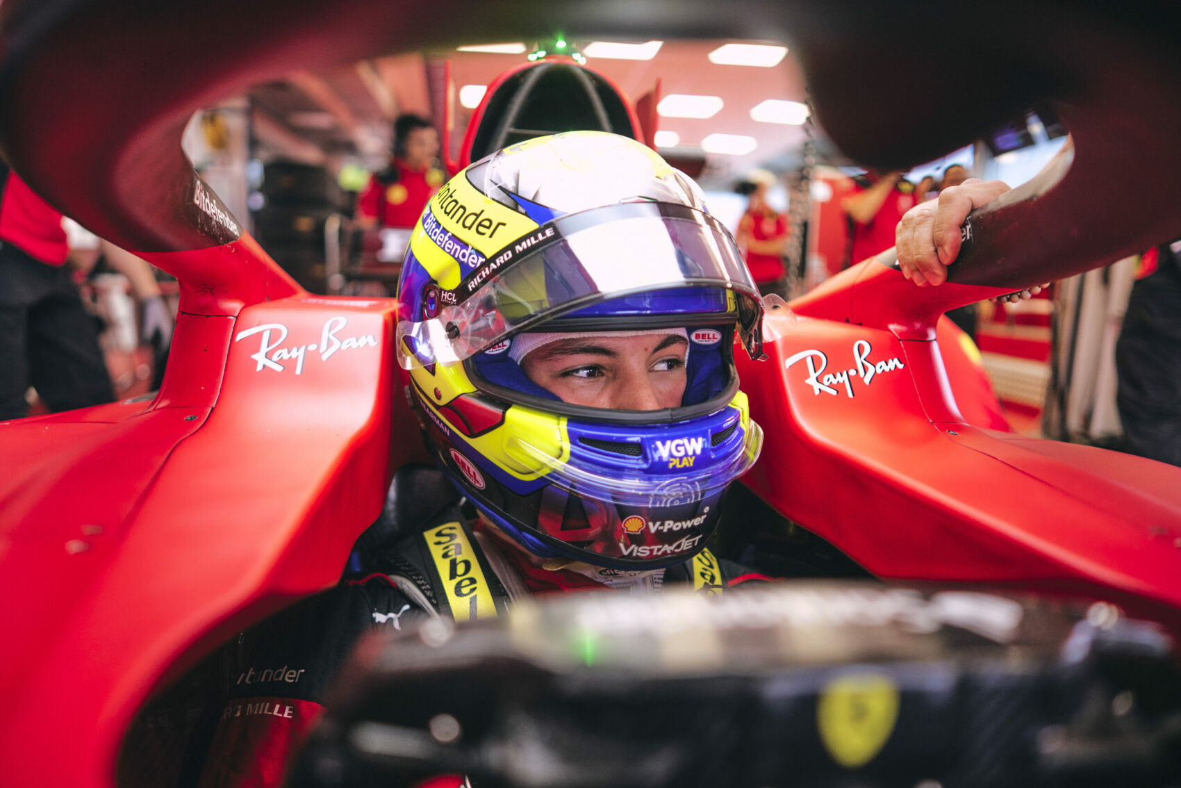 A Ferrari juniorja és a McLaren tartalékosa is túl van az első F1-es tesztjén