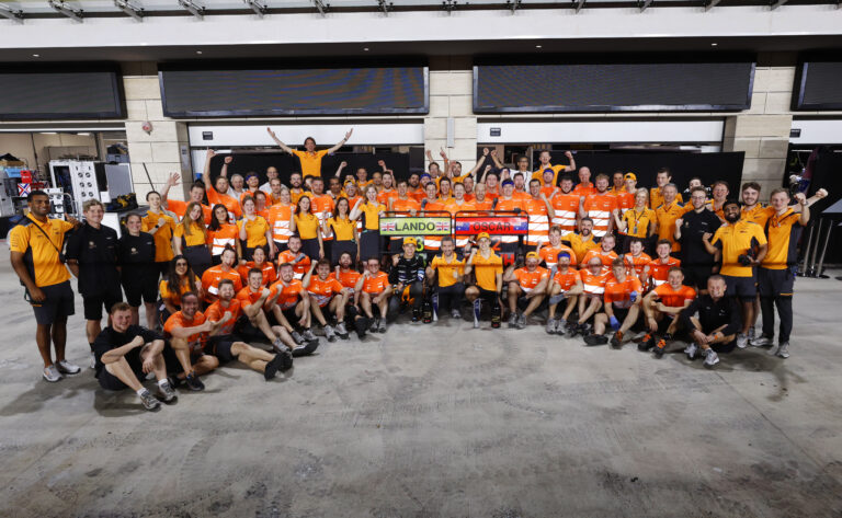 Korábbi világbajnok kérte számon a McLarent, amiért kihagyta a dobogósai közül