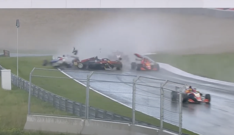 Felsejlett a spái halálos baleset emléke Zandvoortban, most Emerson Fittipaldi fiát találták el (videó)