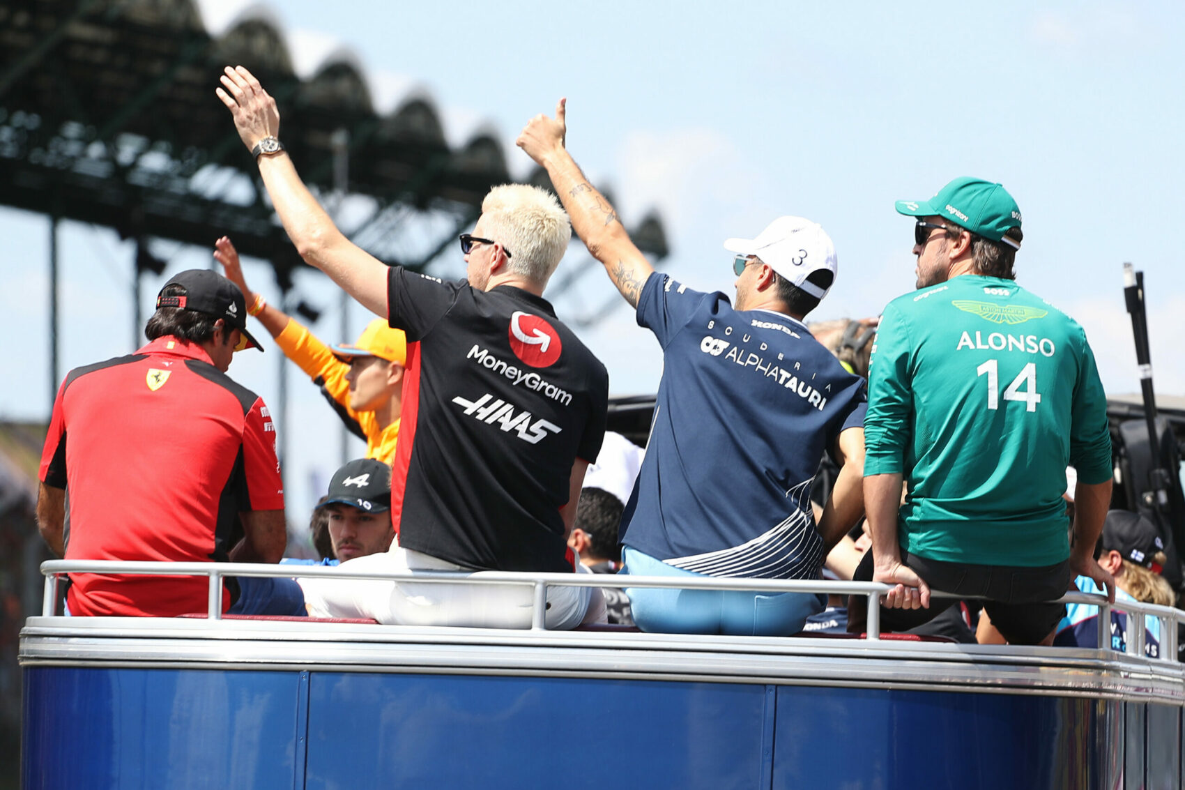 F1 parádé Sainz Hülkenberg Gasly Alonso