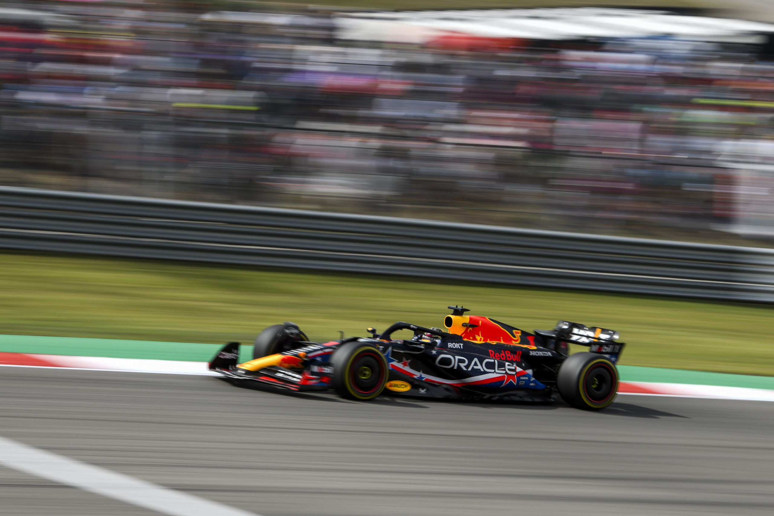 Verstappen: Az online versenyzés pörgésben tart