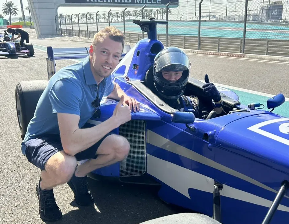 F1-es segítséggel száguldottak a tenisz legnagyobb sztárjai