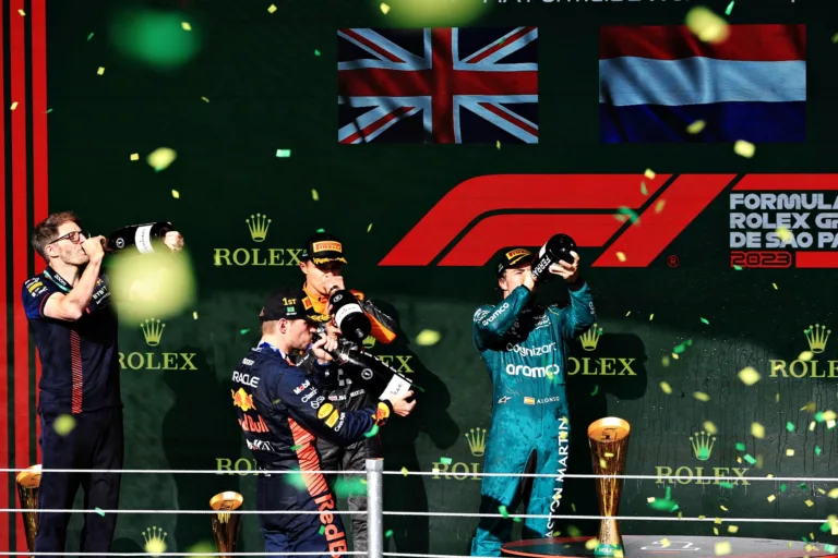 Lando Norris, Max Verstappen, Fernando Alonso, McLaren, Red Bull, Aston Martin