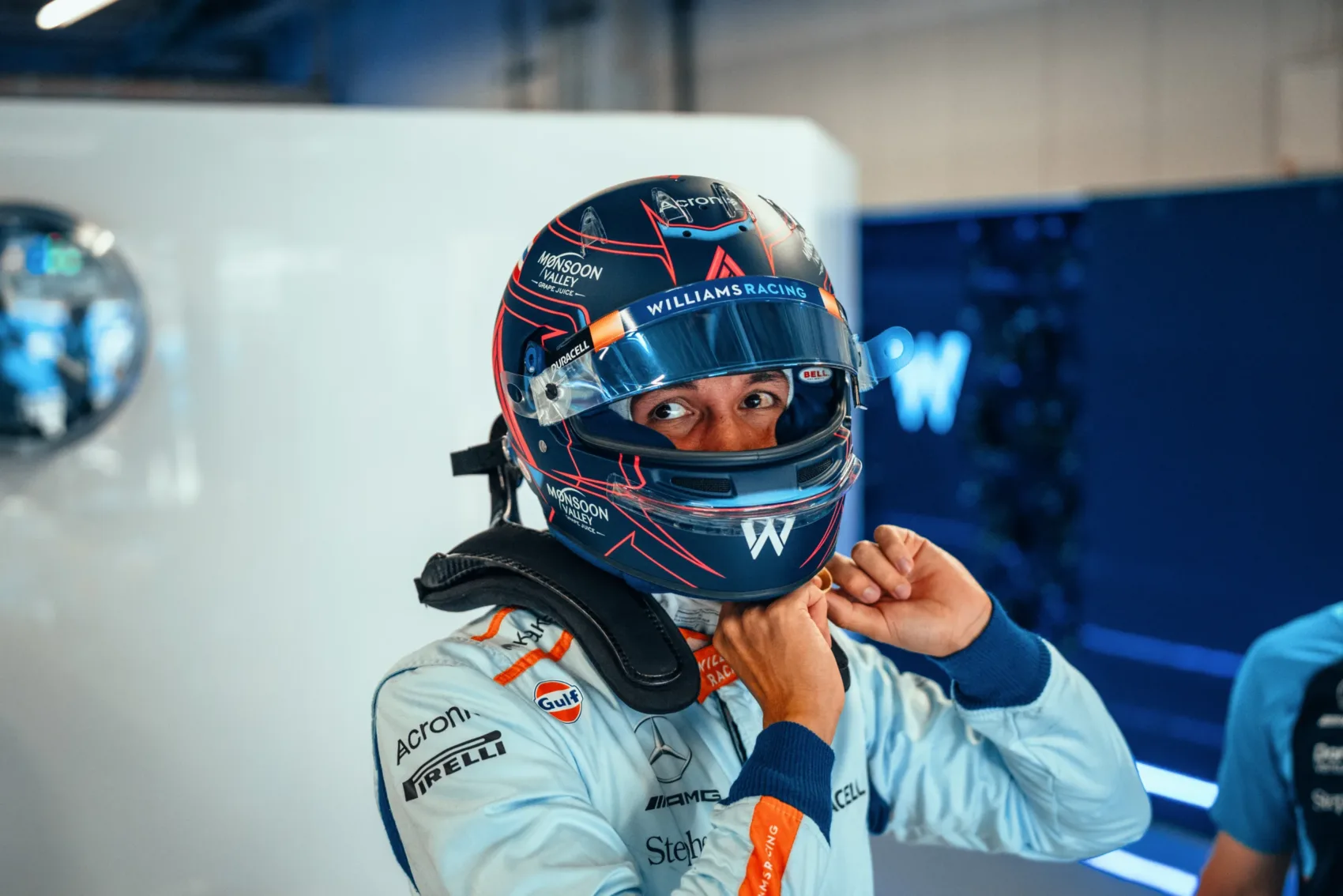 Hivatalos: Albon többéves szerződést írt alá a Williamsszel