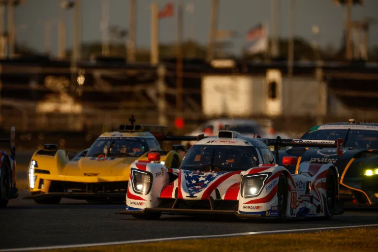 Hangolódhattok a Daytonai 24 órás versenyre, 11 korábbi F1-es pilóta indul rajta