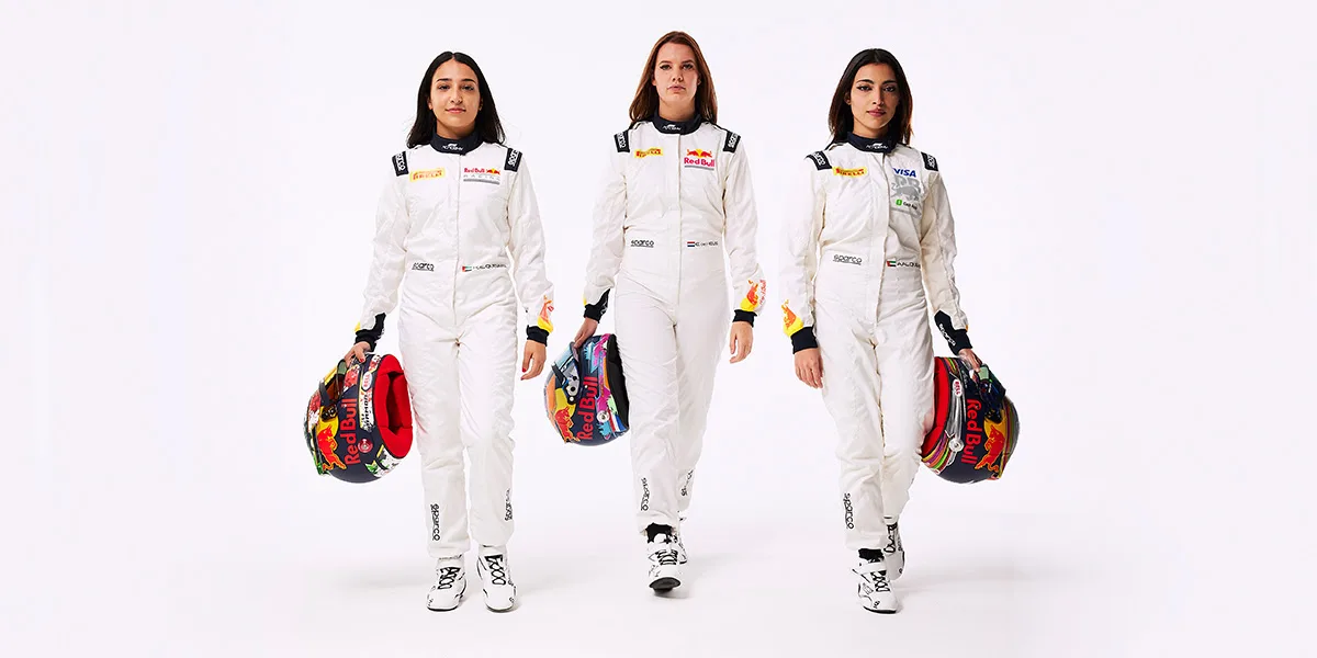 Amna al-Kubaiszi, Hamda al-Kubaiszi, Emily de Heus