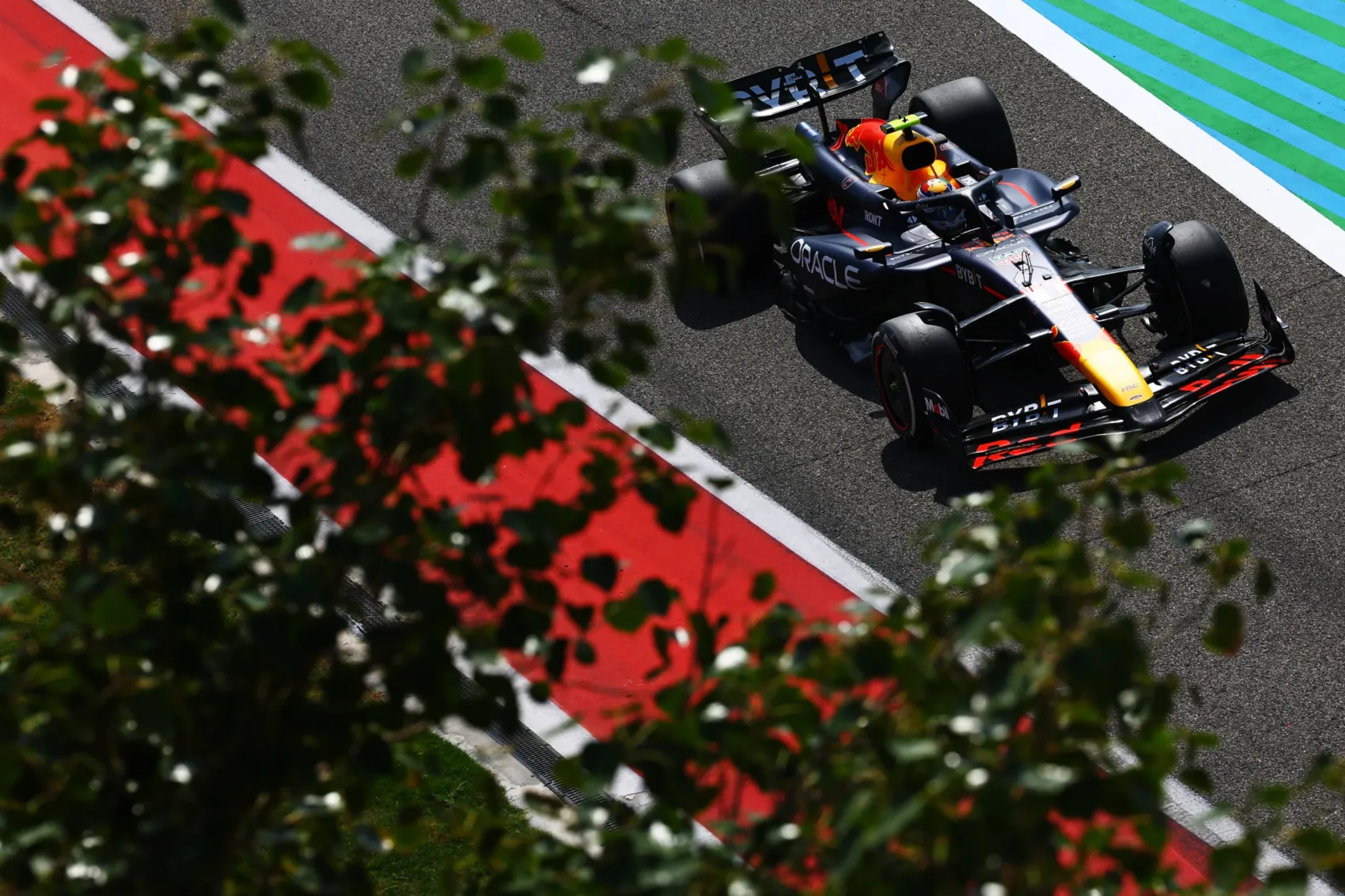 Miért a teszt negyedik leggyorsabb autójától retteg mindenki?