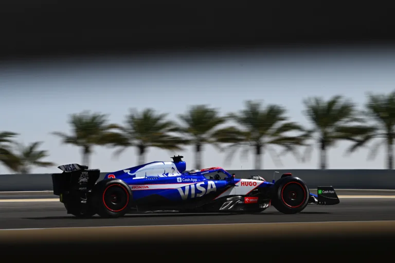 A szenvedő Ricciardo segítséget kap a csapatától