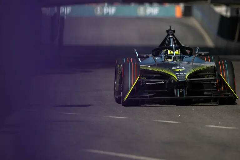 Húsvéthétfőn is rendeznek autóversenyeket, mutatjuk a kínálatot