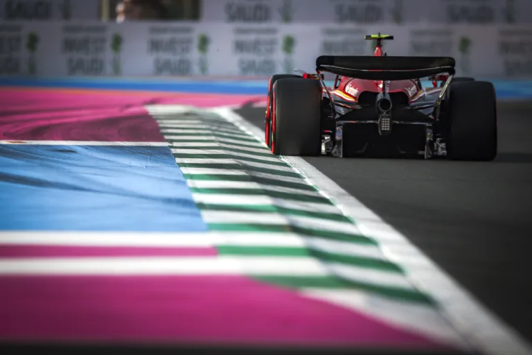 Bearman jegyet váltott az F1 jövő évi mezőnyébe?