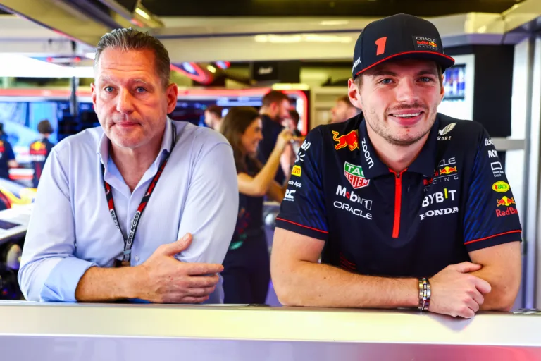 Ha Jos Verstappen kritizálja a FIA-t, akkor a felügyelő is kritizálhatja a fiát?