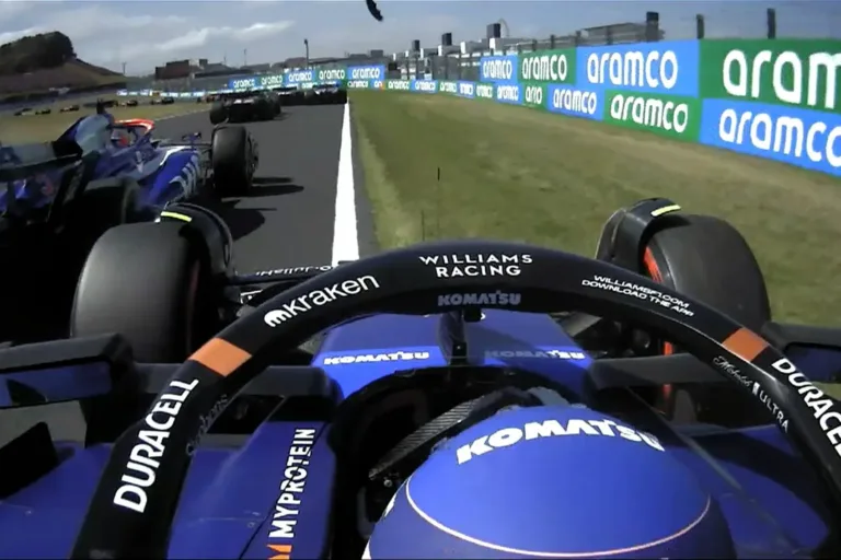 Megszületett a döntés Ricciardo és Albon látványos balesetének ügyében