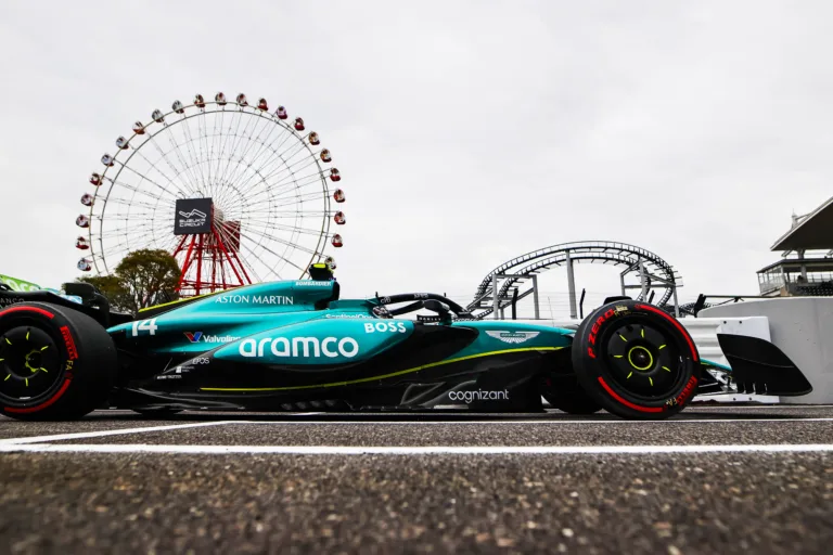 Csapata örül, hogy Alonso a magánélete fölé helyezte az F1-et