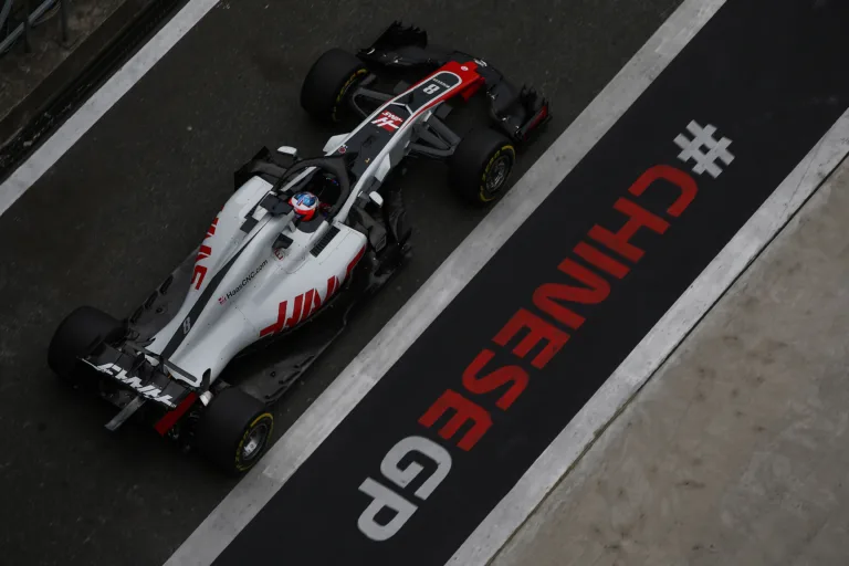 A Sárkány éve előtt tisztelegnek az új F1-es serleggel