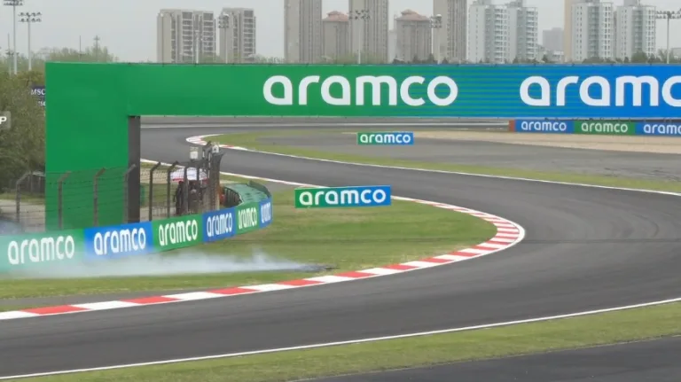 Tűz zavarta meg az F1 nagyon fontos edzését