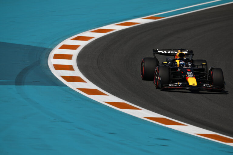 Verstappen nem kegyelmezett, a sprint után a nagydíjra is az övé a pole Miamiban