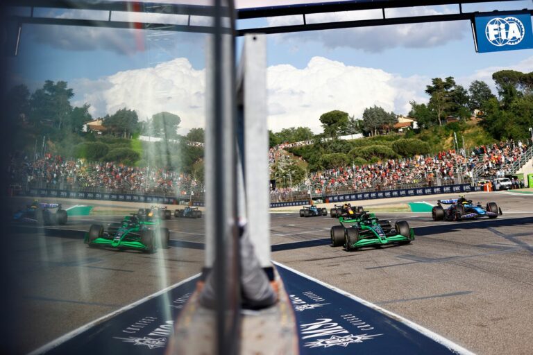 A Red Bullé után itt az újabb F1-es belharc: egymást túrná ki a két vezető, pedig egy fontos dologban egyetértenek