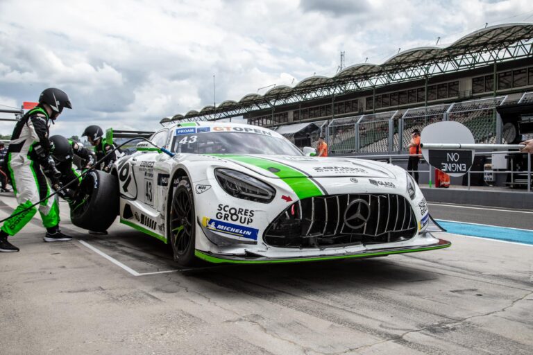 Nagy Dániel egy ütközéssel együtt is átvészelte második futamát a Hungaroringen