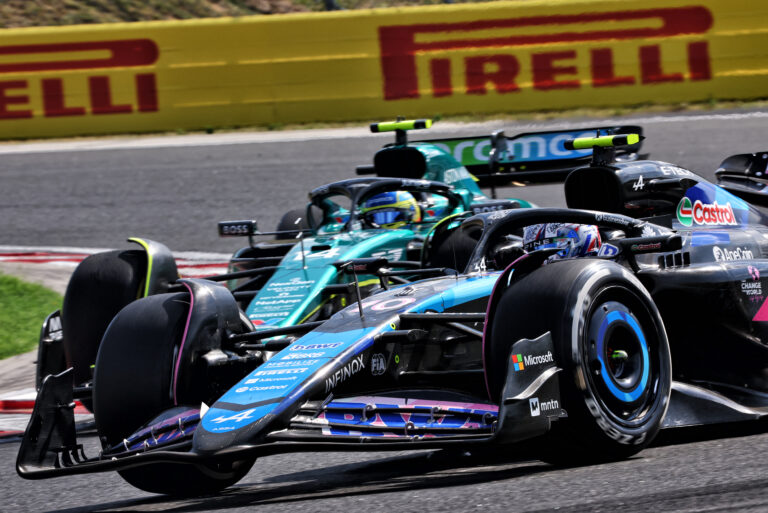 Alonso nem az Astonnál lenne egy másik csapat töketlenkedése nélkül