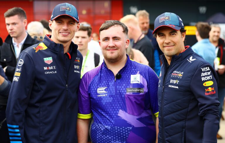 Kit érdekel a köridő, amikor tripla 20-at is lehet dobni! – egy F1-es pilóta legyőzte a darts új sztárját