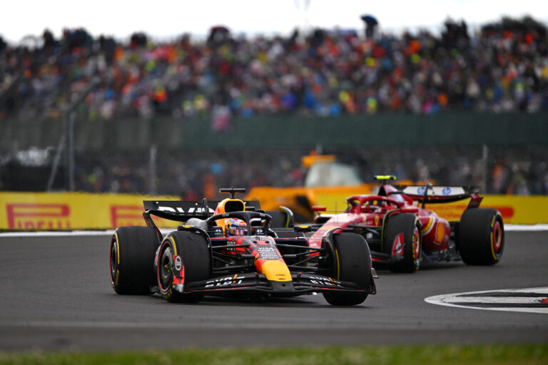 A dobogós Verstappen az 5. helyben, a gumikkal hazárdírozó Pérez csak a csodában bízott